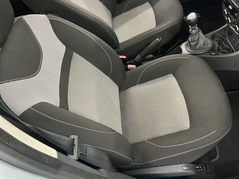 Dacia Duster 1.2 TCe Black Shadow 4x2 2018 – снимка 56