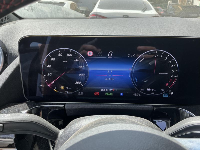 Mercedes-Benz GLA-Klasse GLA 250e AMG Line — zdjęcie 13