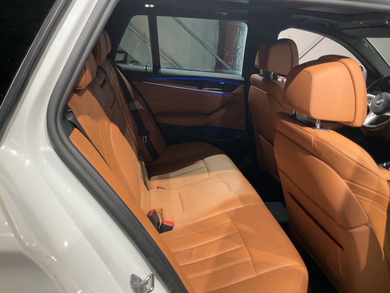 BMW 5er 530d xDrive M Sport — zdjęcie 14
