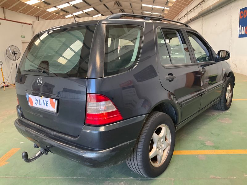 Mercedes-Benz M-Klasse ML 270 CDI — zdjęcie 2