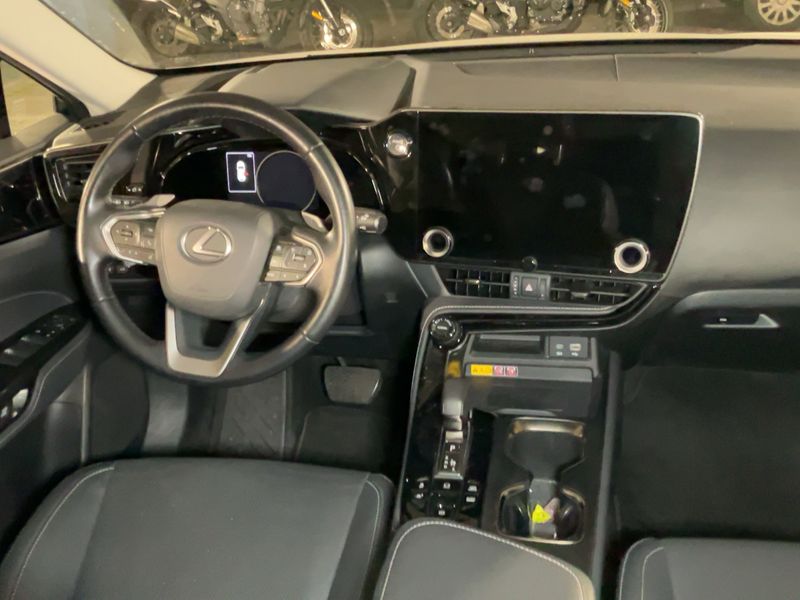 Lexus NX-Serie NX 450h+ E-Four Premium — zdjęcie 12