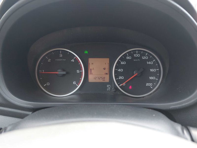 Mitsubishi L 200 2.4 DI-D Basis Doppelkabine 4WD — zdjęcie 12