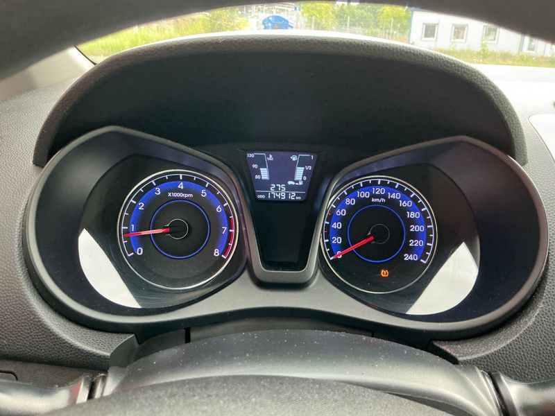 Hyundai ix20 1.4 Classic — zdjęcie 13