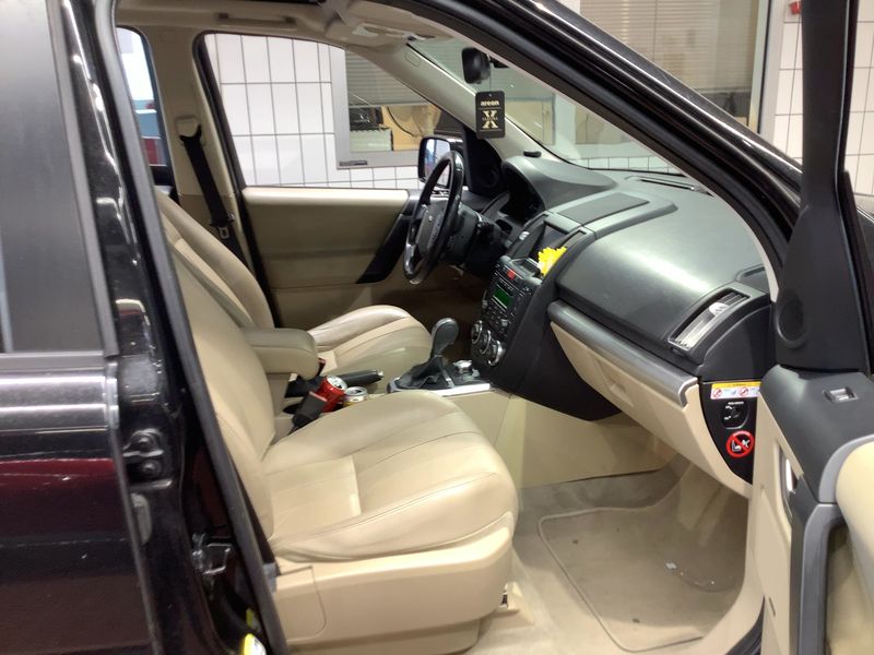 Land Rover Freelander 2.2 Td4 SD4 SE — zdjęcie 11