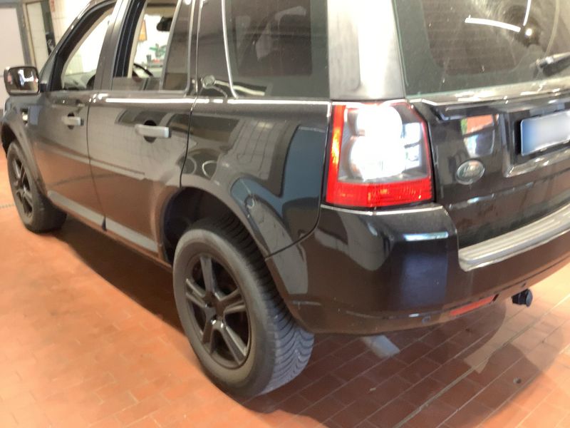 Land Rover Freelander 2.2 Td4 SD4 SE — zdjęcie 3