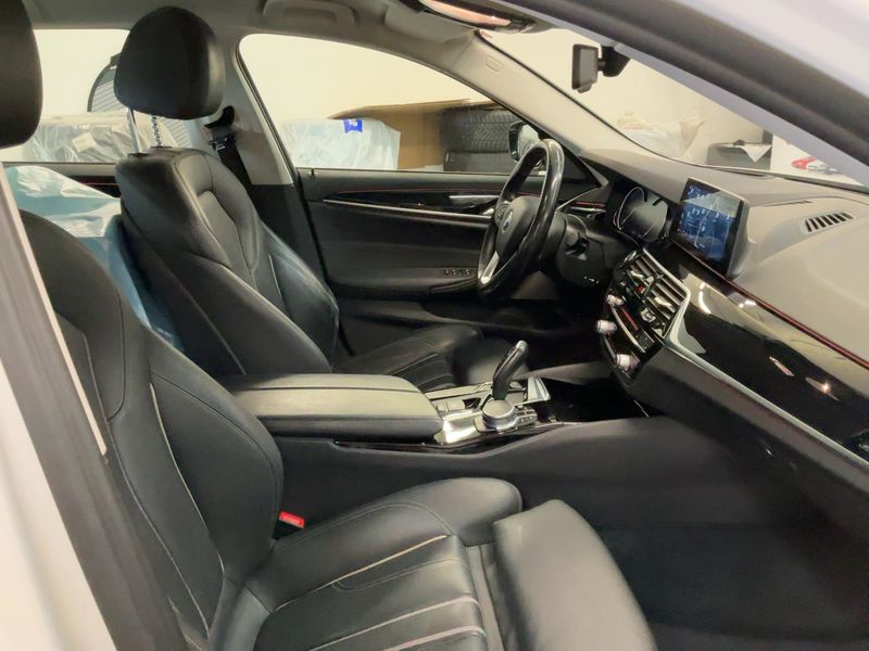 BMW 5er 530d Sport Line — zdjęcie 11