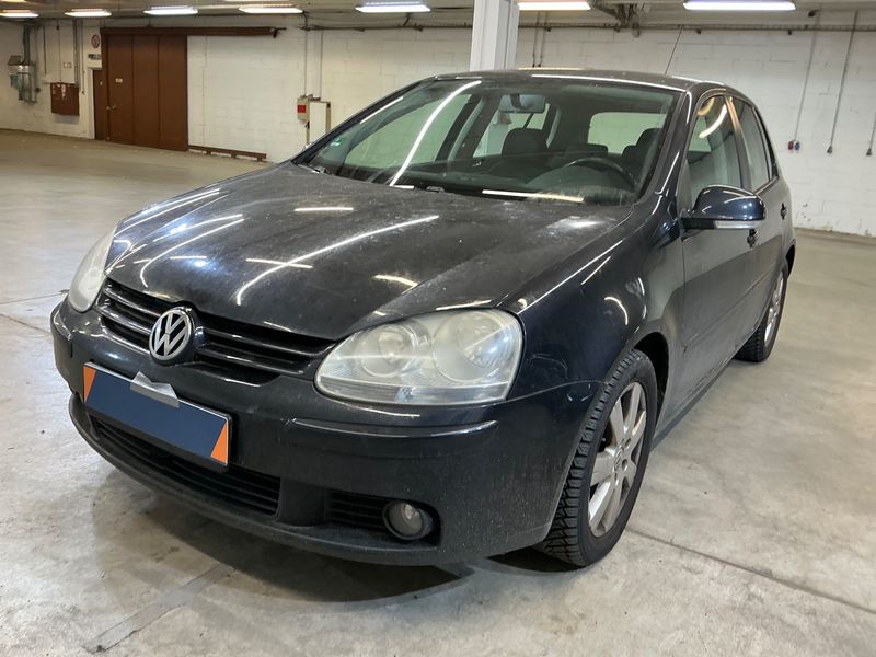 Volkswagen Golf V 1.6 Tour — zdjęcie 1