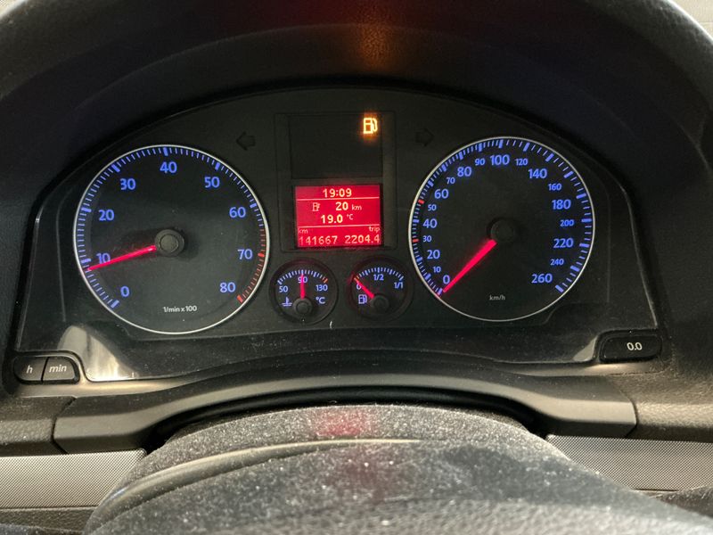 Volkswagen Golf V 1.6 Tour — zdjęcie 4
