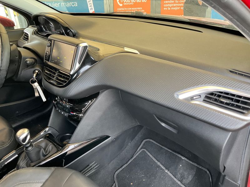 Peugeot 2008 1.6 Blue-HDi Allure 2017 – снимка 24