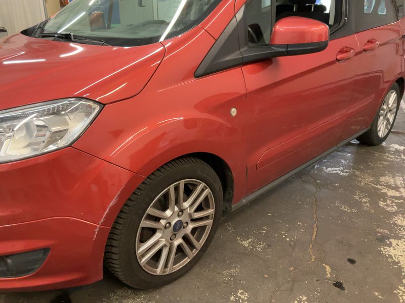 Ford Tourneo 1.0 EcoBoost Titanium — zdjęcie 2
