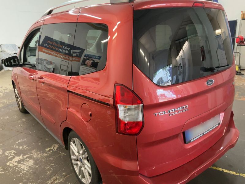 Ford Tourneo 1.0 EcoBoost Titanium — zdjęcie 3