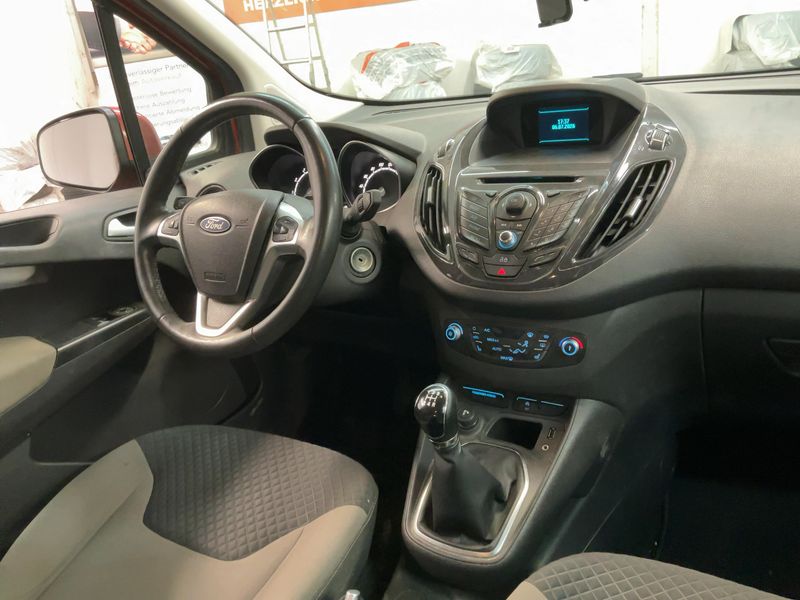 Ford Tourneo 1.0 EcoBoost Titanium — zdjęcie 12