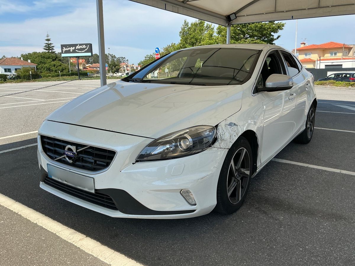 Volvo V40 2015