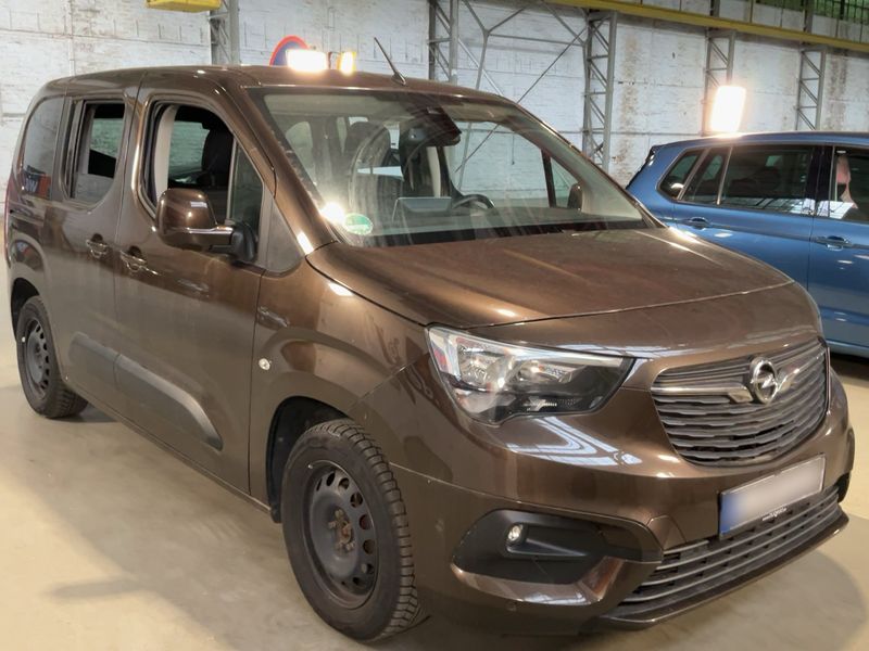 Opel Combo Life 1.2 Turbo Edition — zdjęcie 8
