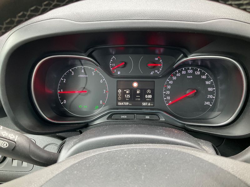 Opel Combo Life 1.2 Turbo Edition — zdjęcie 13