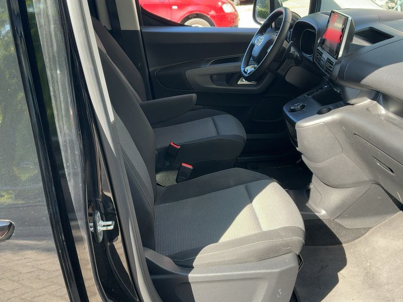Toyota ProAce City Verso 1.2 Turbo L1 Design — zdjęcie 11