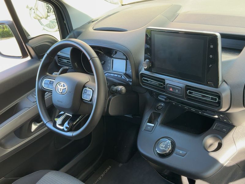 Toyota ProAce City Verso 1.2 Turbo L1 Design — zdjęcie 12