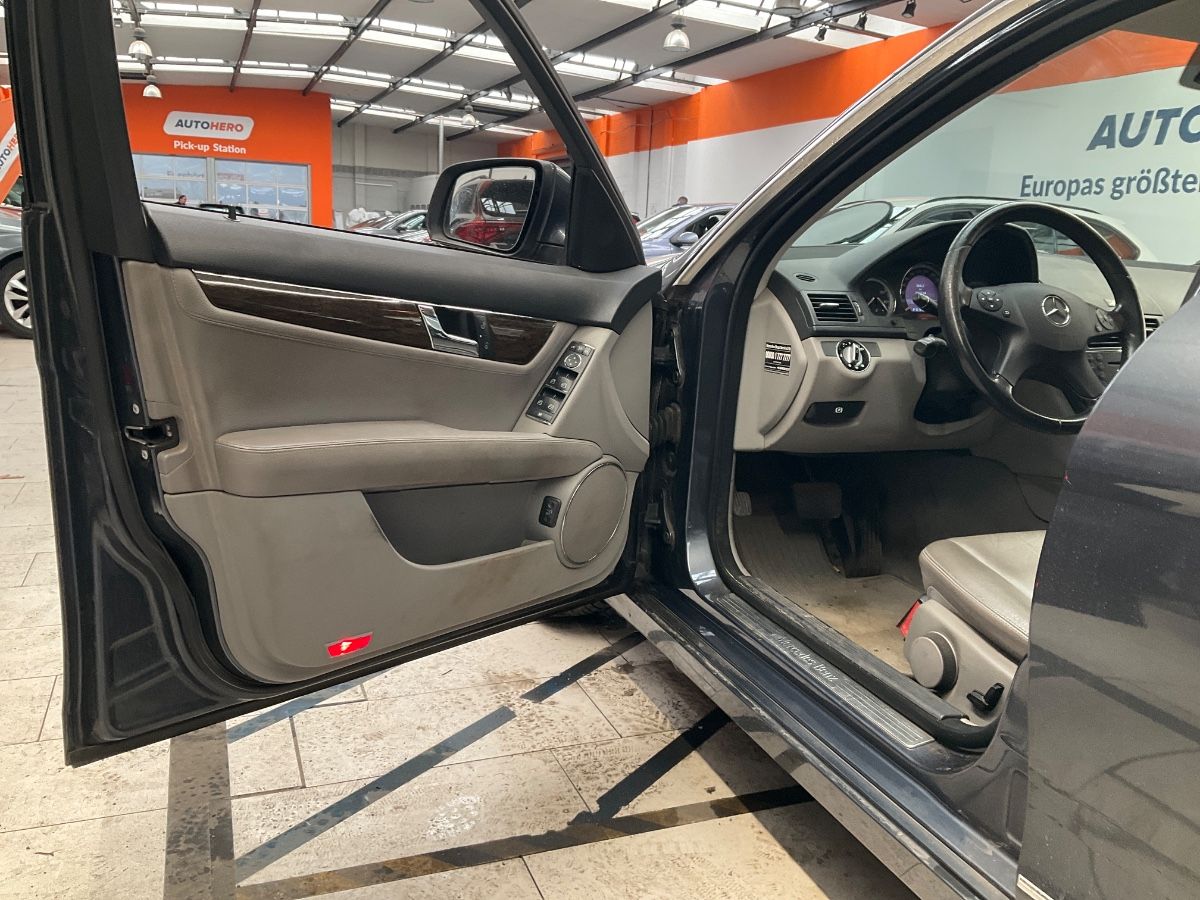 Mercedes-Benz C-Klasse 2007 — photo 42