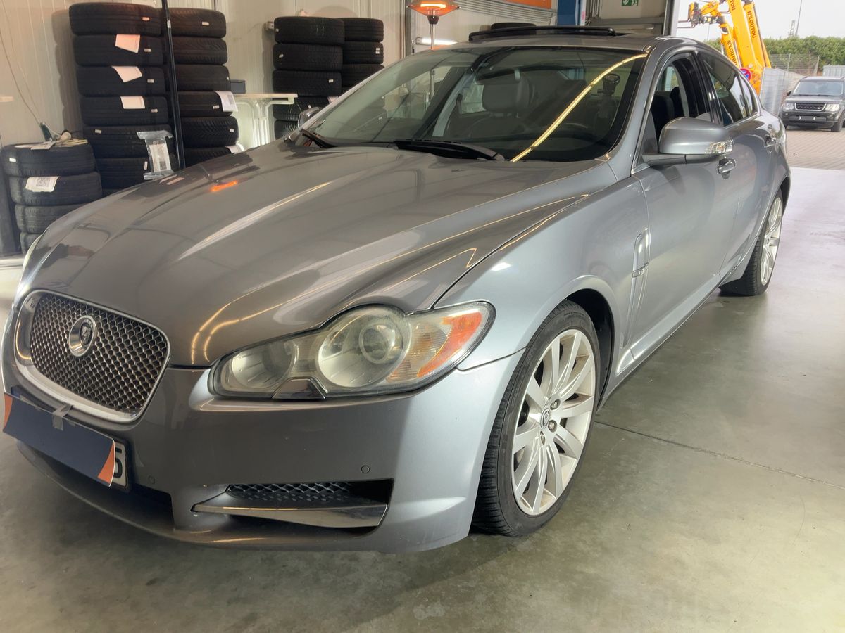 Jaguar XF 4.2 V8 Premium Luxury