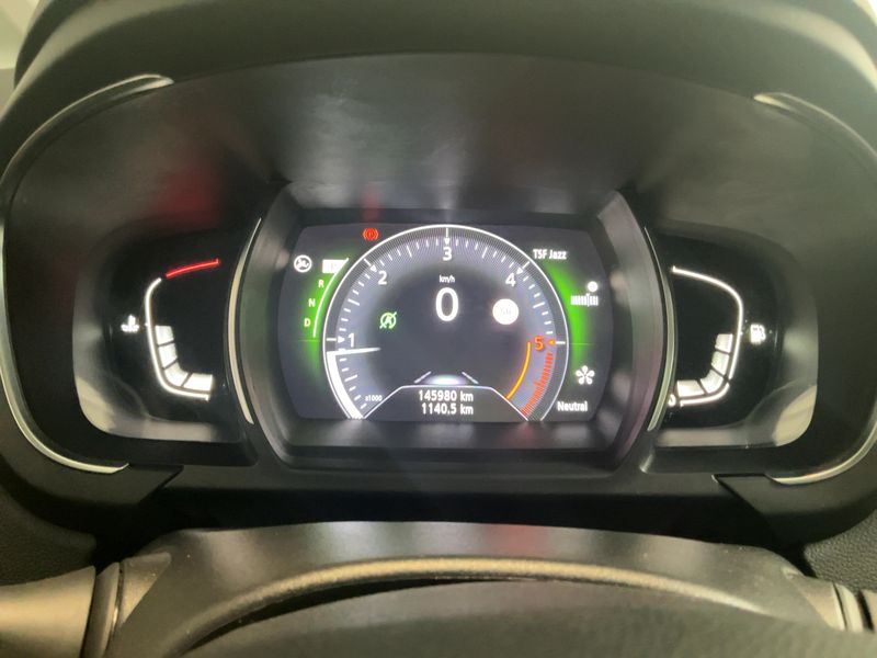 Renault Grand Scenic 1.6 dCi Energy Initiale Paris — zdjęcie 13