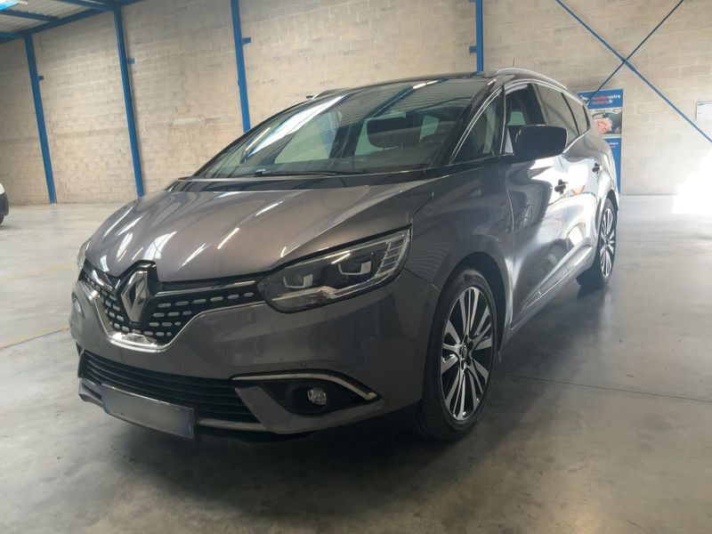 Renault Grand Scenic 1.6 dCi Energy Initiale Paris — zdjęcie 1