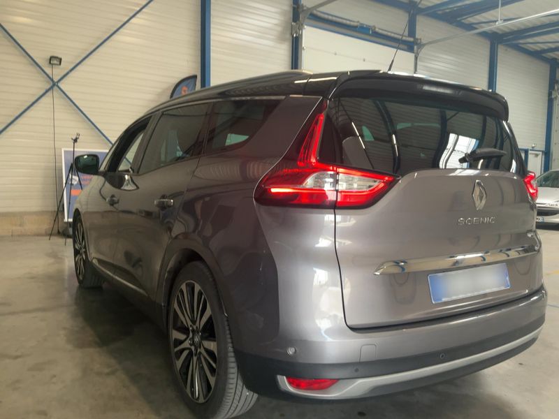 Renault Grand Scenic 1.6 dCi Energy Initiale Paris — zdjęcie 3