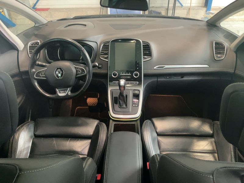 Renault Grand Scenic 1.6 dCi Energy Initiale Paris — zdjęcie 12
