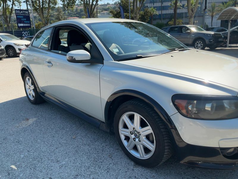 Volvo C30 1.6 D Momentum — zdjęcie 8