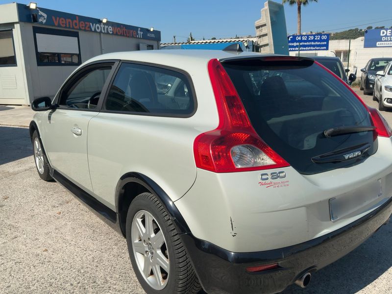 Volvo C30 1.6 D Momentum — zdjęcie 3
