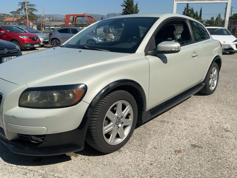 Volvo C30 1.6 D Momentum — zdjęcie 2