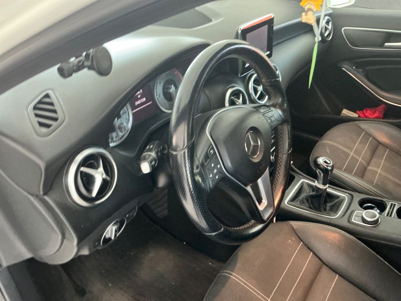 Mercedes-Benz A-Klasse A 180 CDI BlueEfficiency Urban 2013 – снимка 24