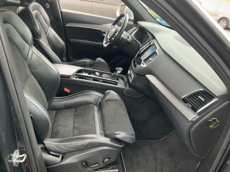Volvo XC90 2.0 D5 R-Design AWD — zdjęcie 11