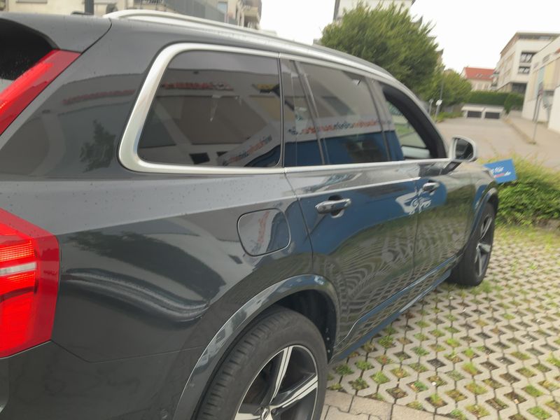 Volvo XC90 2.0 D5 R-Design AWD — zdjęcie 6