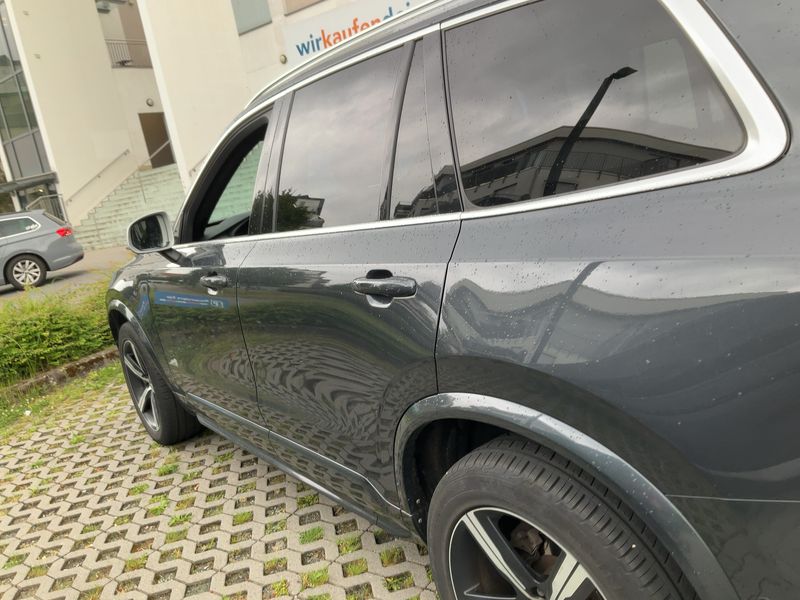 Volvo XC90 2.0 D5 R-Design AWD — zdjęcie 3