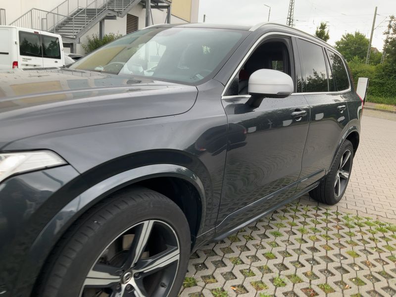 Volvo XC90 2.0 D5 R-Design AWD — zdjęcie 2