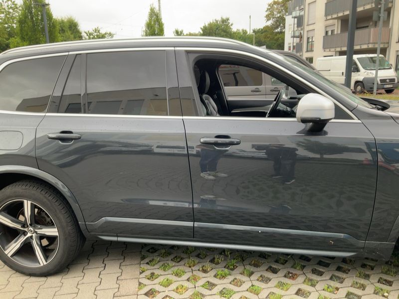 Volvo XC90 2.0 D5 R-Design AWD — zdjęcie 7