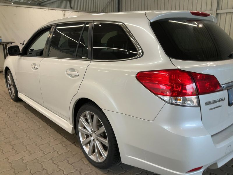Subaru Legacy 2.5 Sport — zdjęcie 3