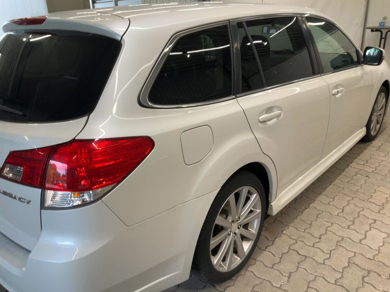 Subaru Legacy 2.5 Sport — zdjęcie 6