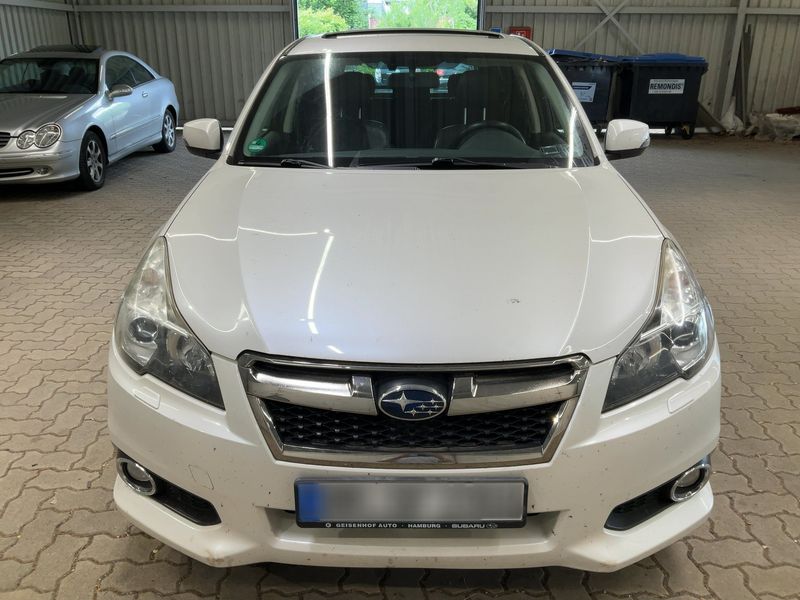 Subaru Legacy 2.5 Sport — zdjęcie 9