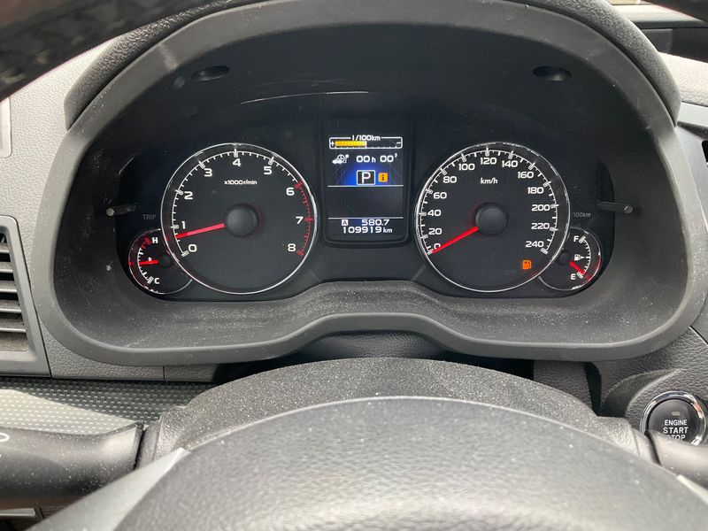 Subaru Legacy 2.5 Sport — zdjęcie 13