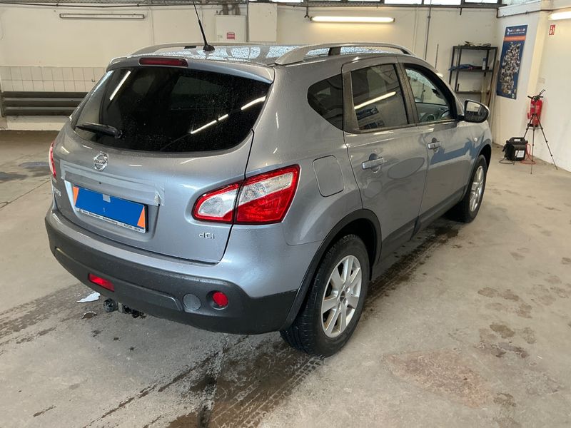Nissan Qashqai 2.0 dCi Tekna 4x4 — zdjęcie 2
