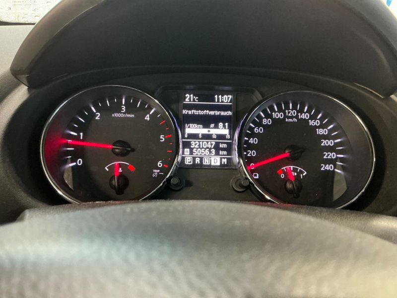 Nissan Qashqai 2.0 dCi Tekna 4x4 — zdjęcie 4