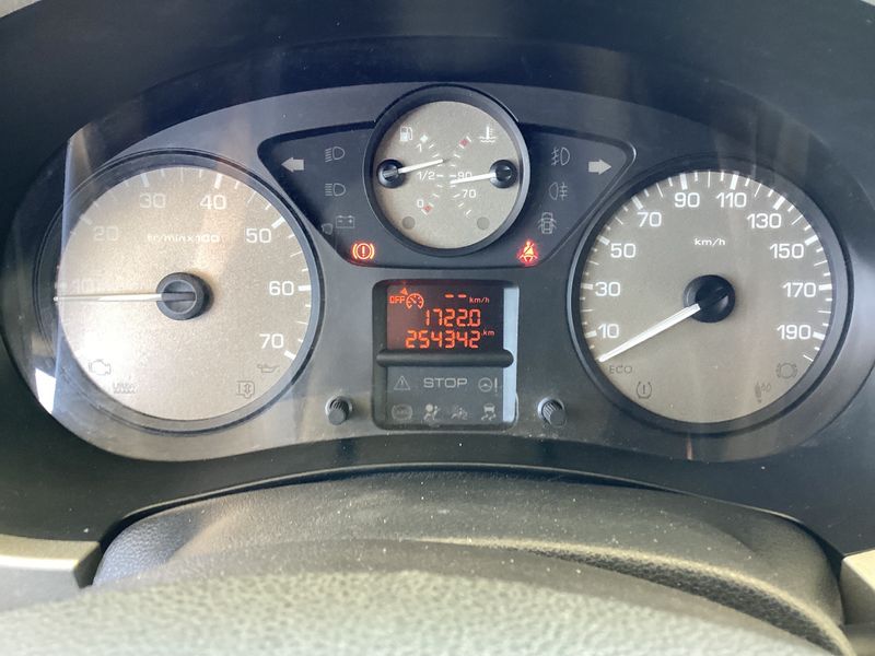 Citroen Berlingo 1.6 Blue-HDi Feel — zdjęcie 13