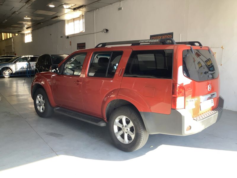 Nissan Pathfinder 2.5 dCi LE — zdjęcie 3