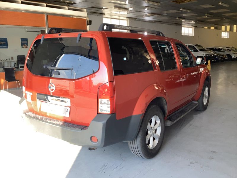 Nissan Pathfinder 2.5 dCi LE — zdjęcie 6