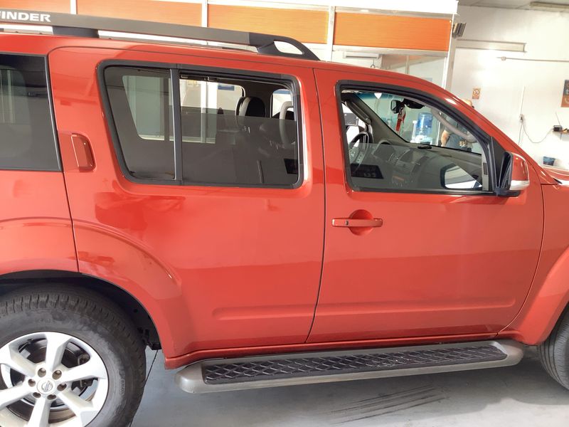Nissan Pathfinder 2.5 dCi LE — zdjęcie 7