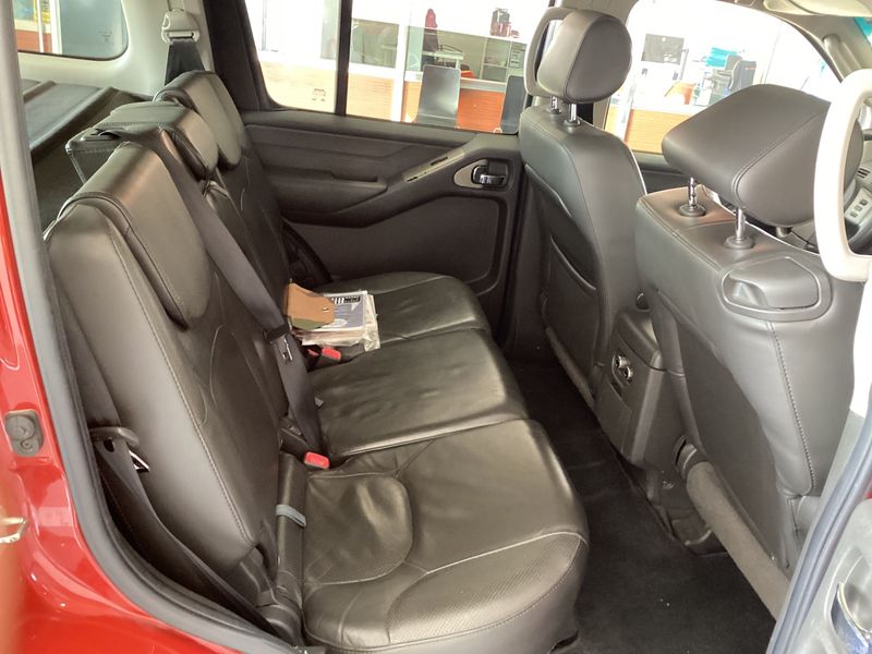 Nissan Pathfinder 2.5 dCi LE — zdjęcie 14