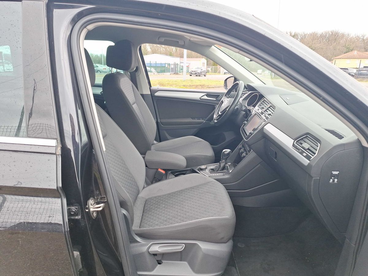 Volkswagen Tiguan 2016 — photo 11