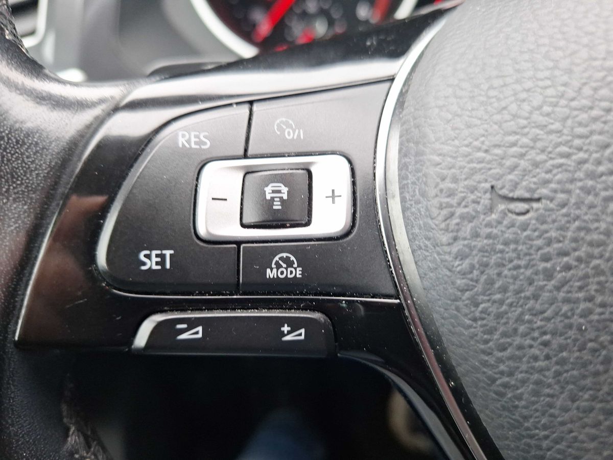 Volkswagen Tiguan 2016 — photo 31