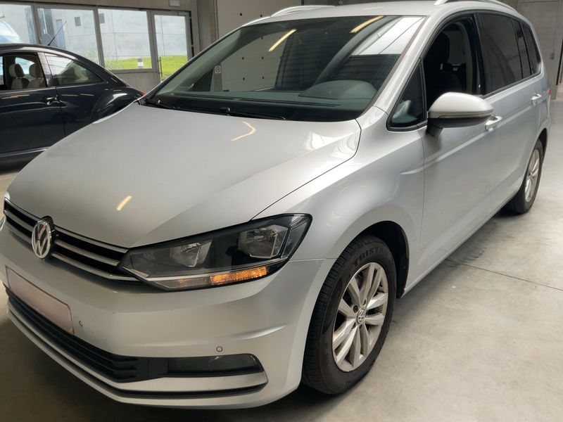 Volkswagen Touran 1.6 TDI Confortline Business BlueMotion Tech 2018 – снимка 2